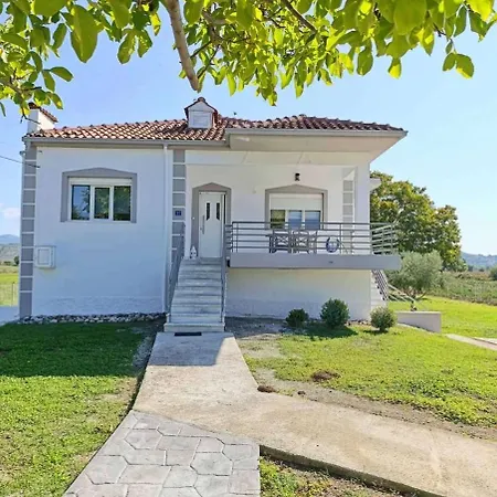 Themis Family Hideaway Вилла