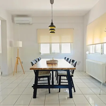 Themis Family Hideaway